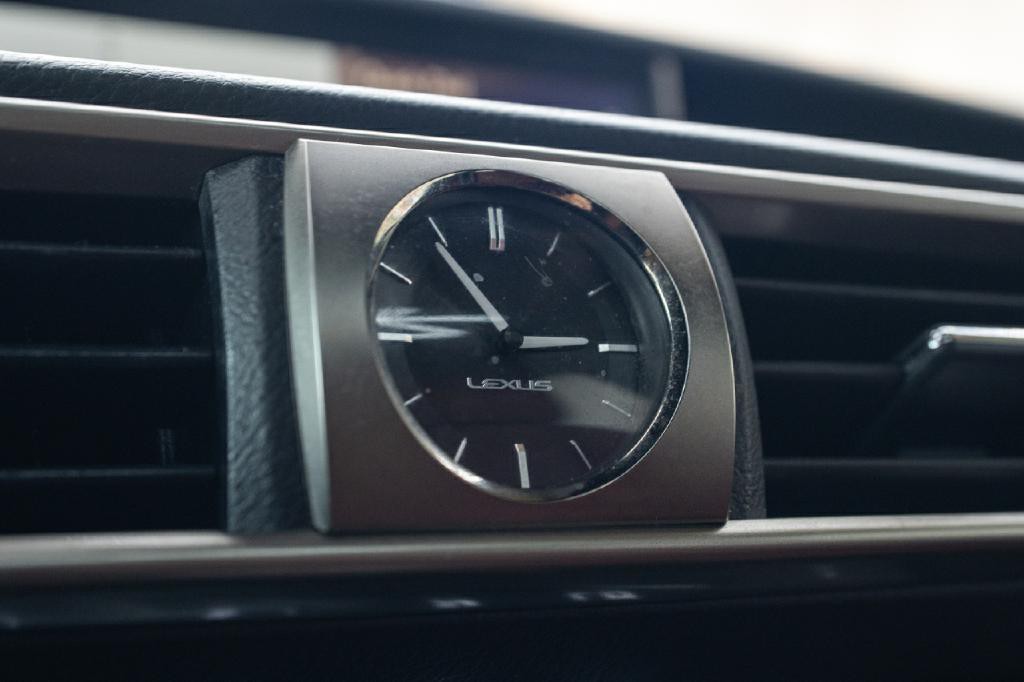 2019 Lexus IS Image 24