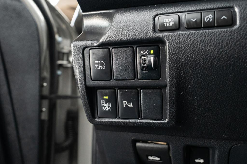 2019 Lexus IS Image 27