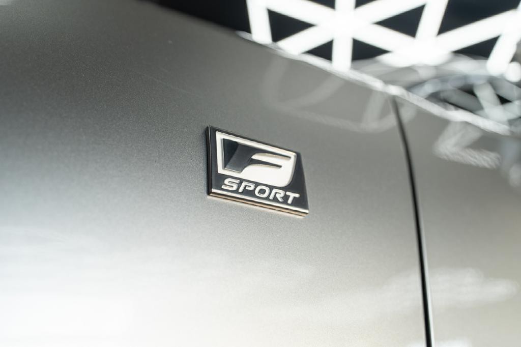 2019 Lexus IS Image 30