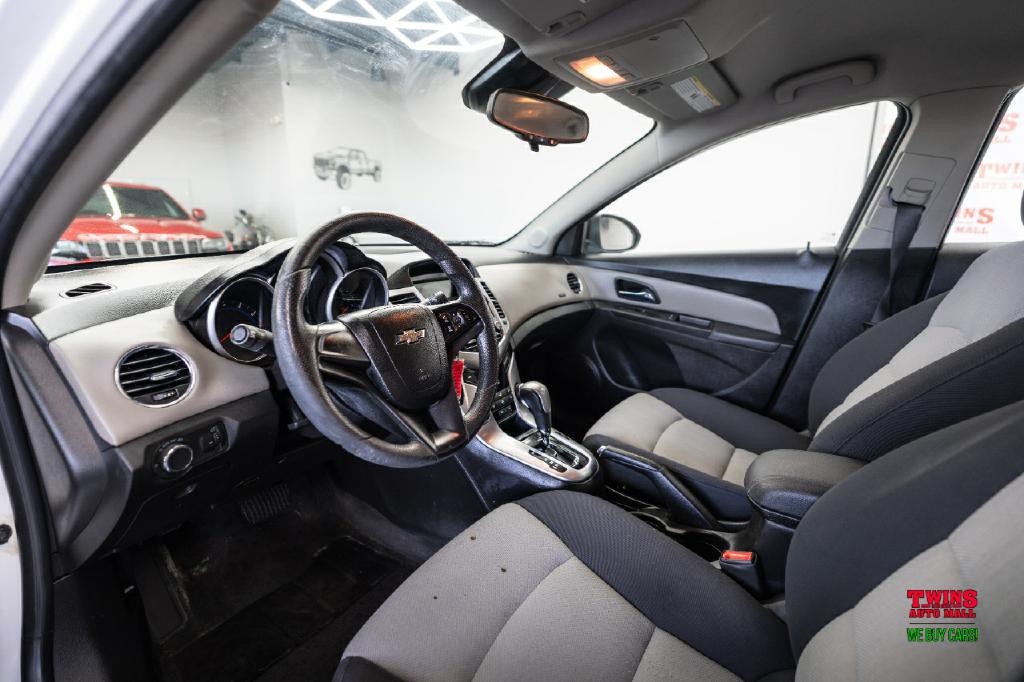 2015 Chevrolet Cruze Image 11