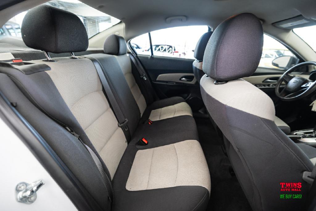 2015 Chevrolet Cruze Image 14