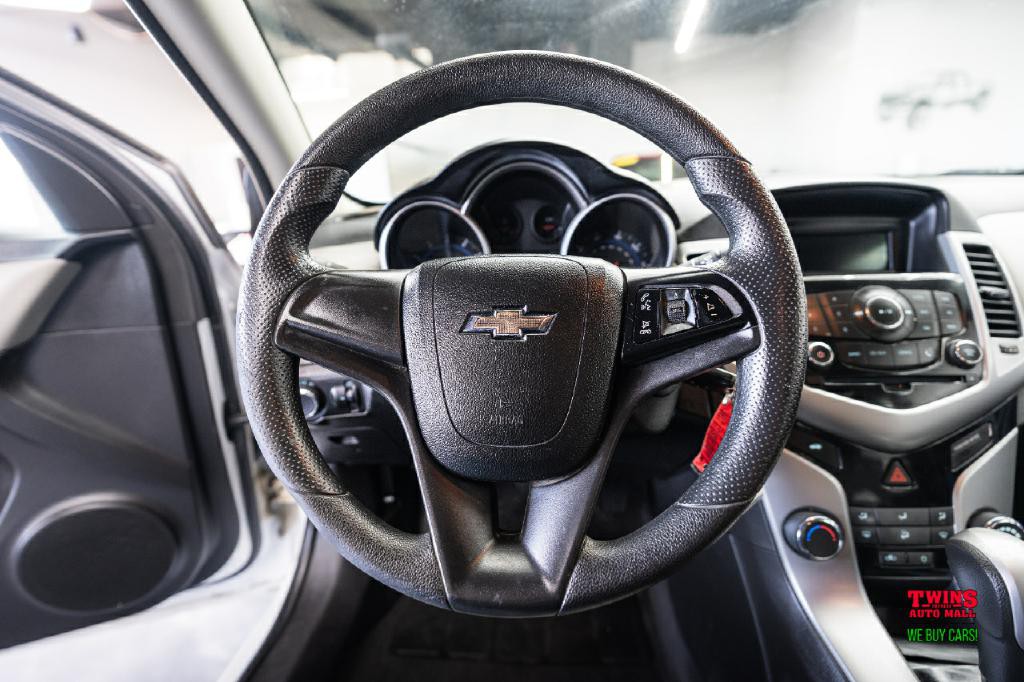 2015 Chevrolet Cruze Image 17