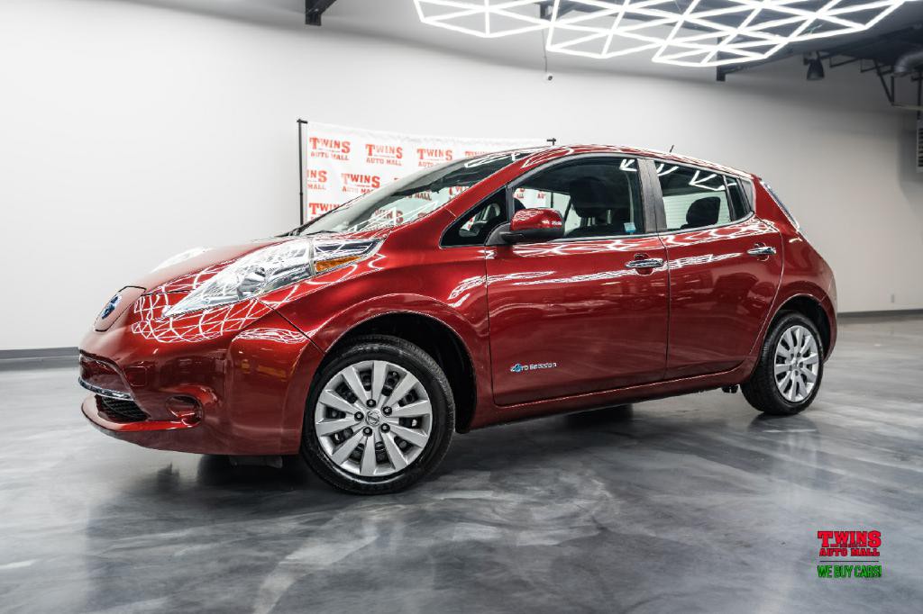 2015 Nissan Leaf Image 2