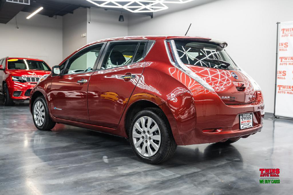 2015 Nissan Leaf Image 4