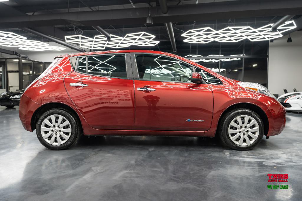 2015 Nissan Leaf Image 7