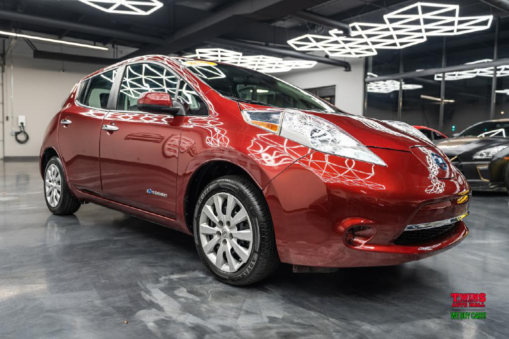 2015 Nissan Leaf Image 8