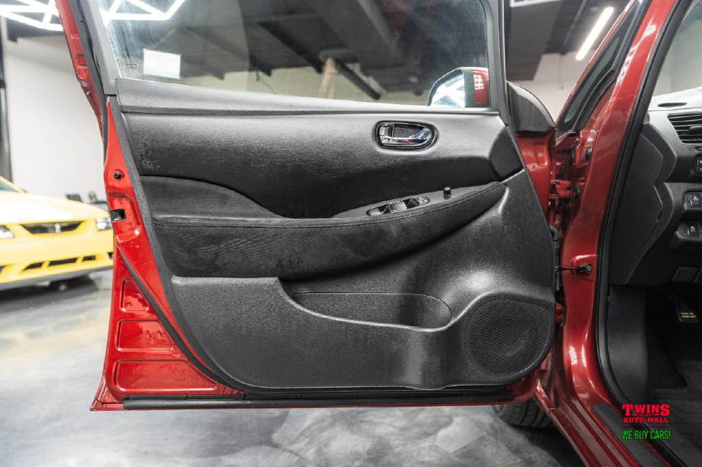 2015 Nissan Leaf Image 10