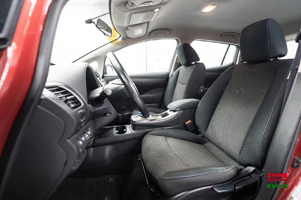 2015 Nissan Leaf Image 12