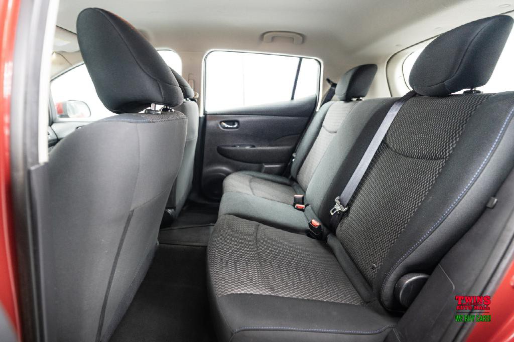 2015 Nissan Leaf Image 13