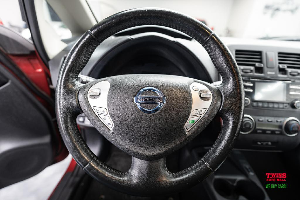 2015 Nissan Leaf Image 18