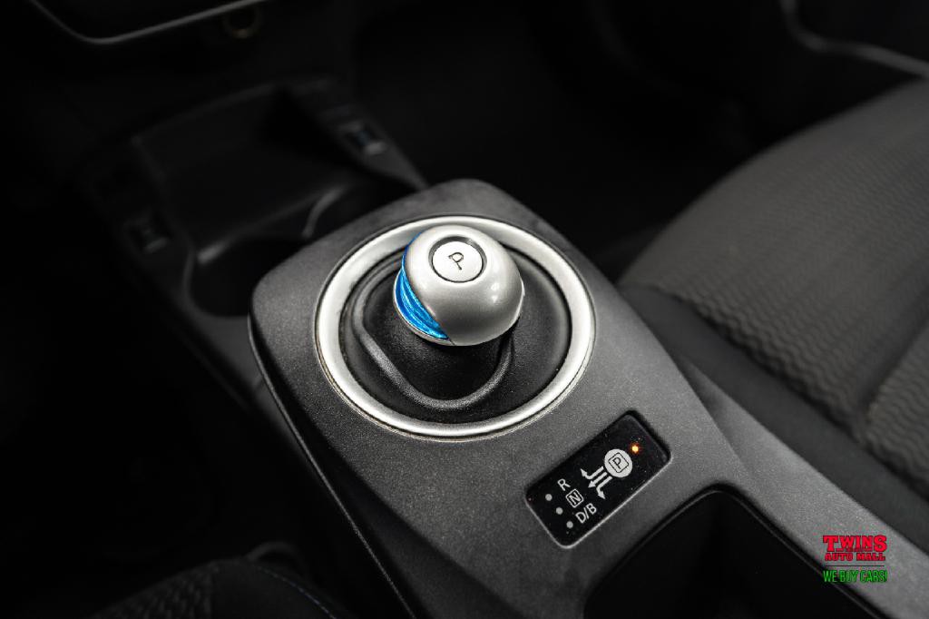 2015 Nissan Leaf Image 22