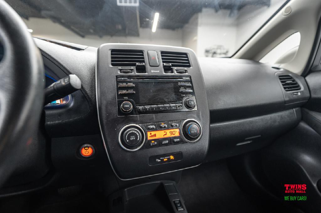 2015 Nissan Leaf Image 23