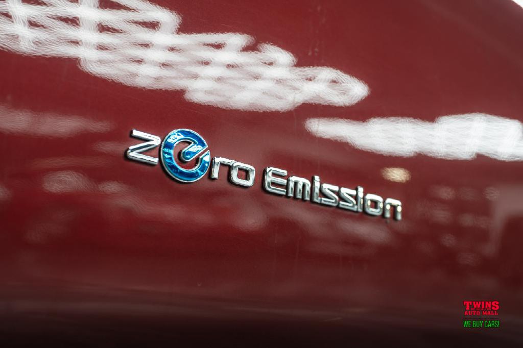 2015 Nissan Leaf Image 27