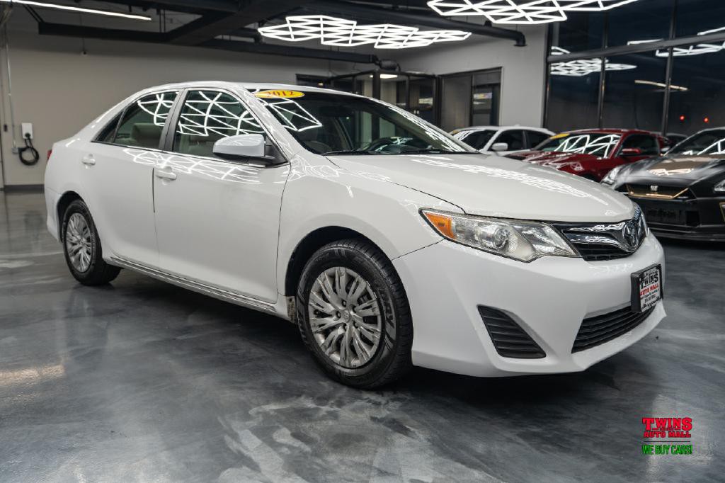 2012 Toyota Camry Image 8