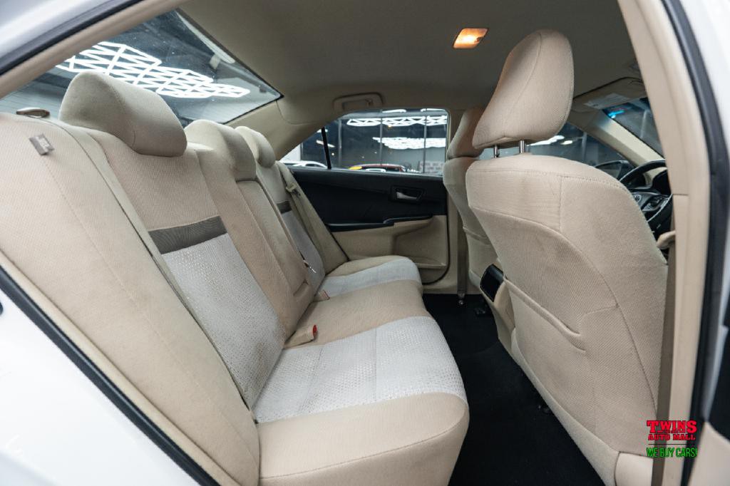 2012 Toyota Camry Image 14