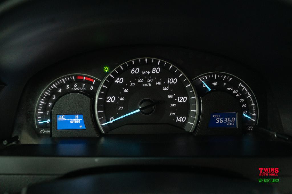 2012 Toyota Camry Image 18