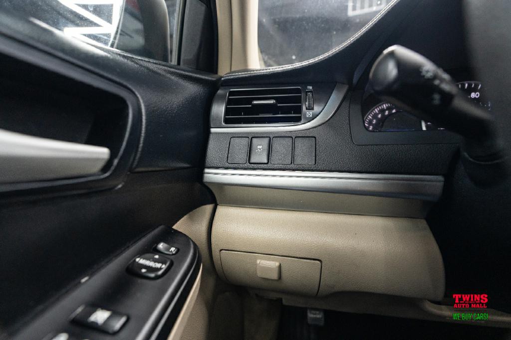 2012 Toyota Camry Image 21