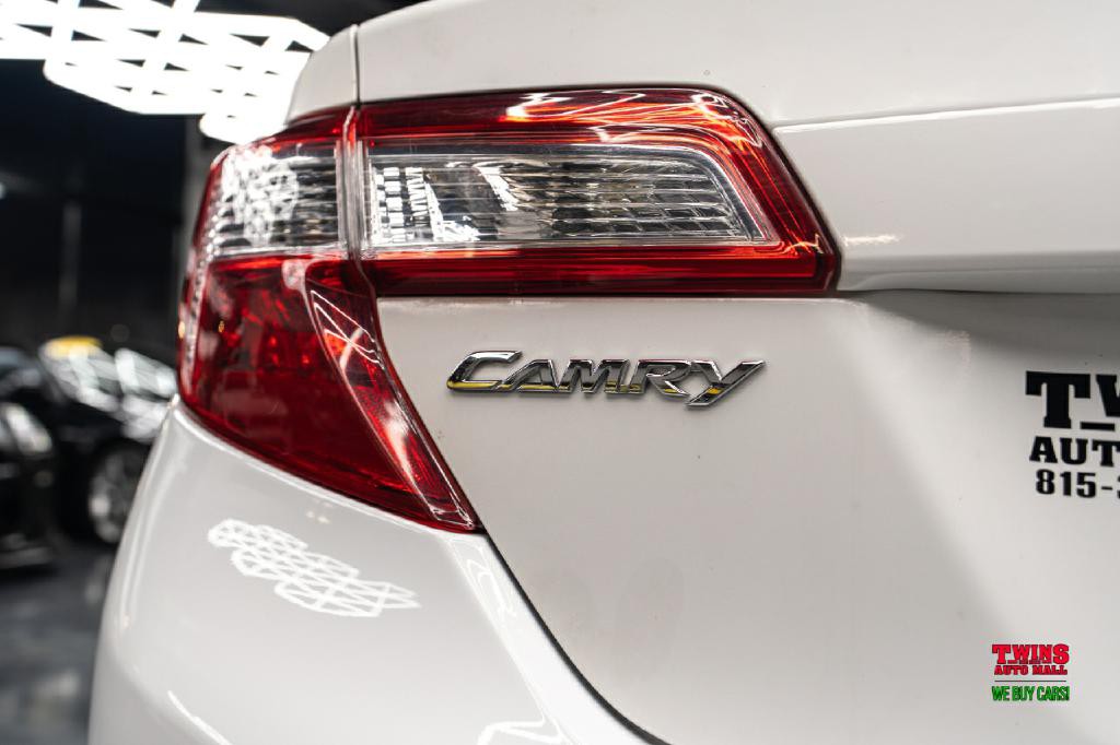2012 Toyota Camry Image 23
