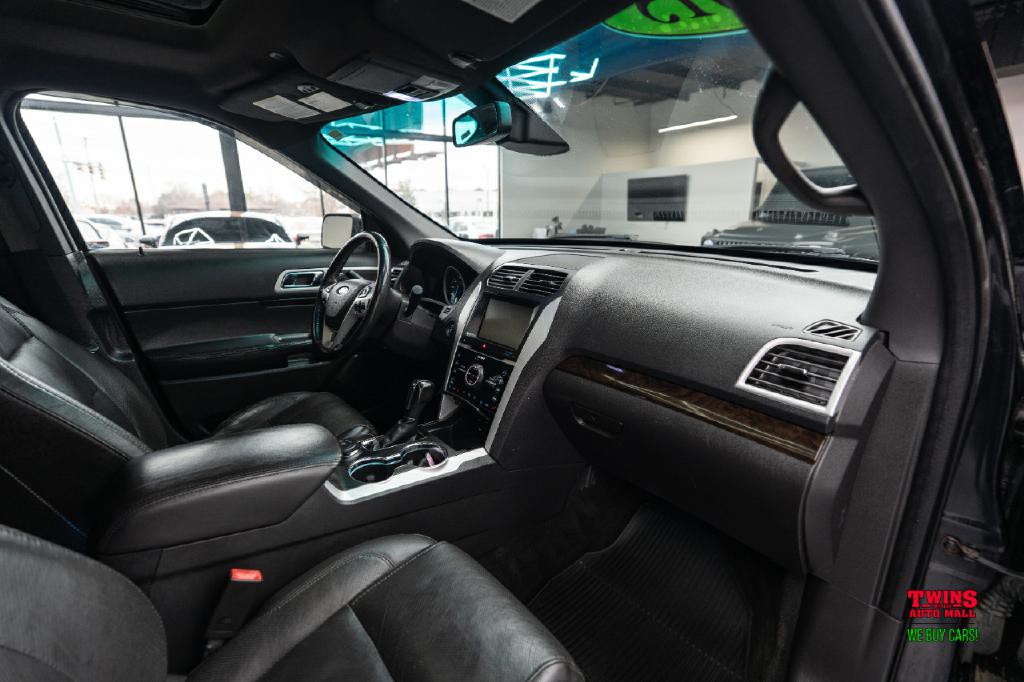 2015 Ford Explorer Image 18
