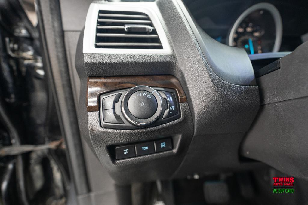 2015 Ford Explorer Image 24