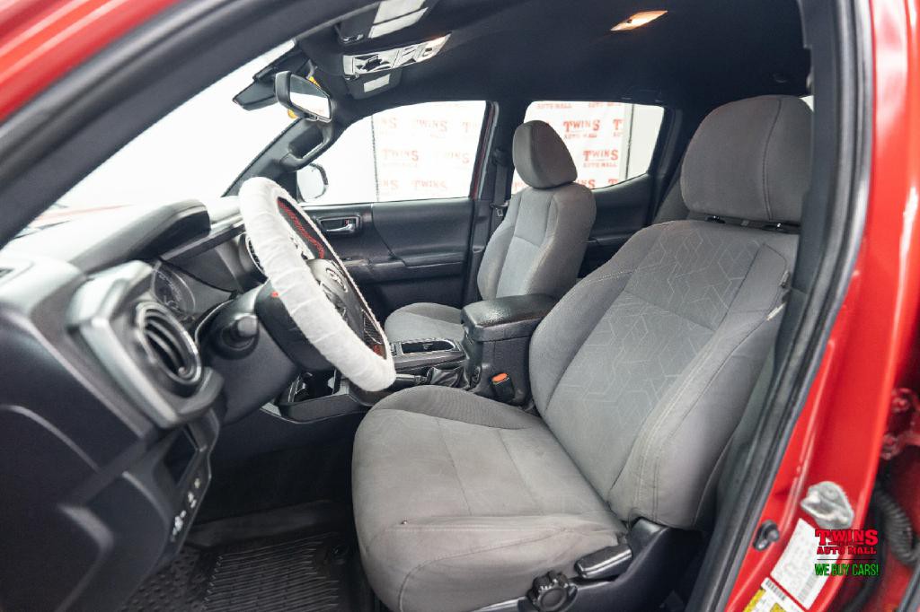 2019 Toyota Tacoma Image 12