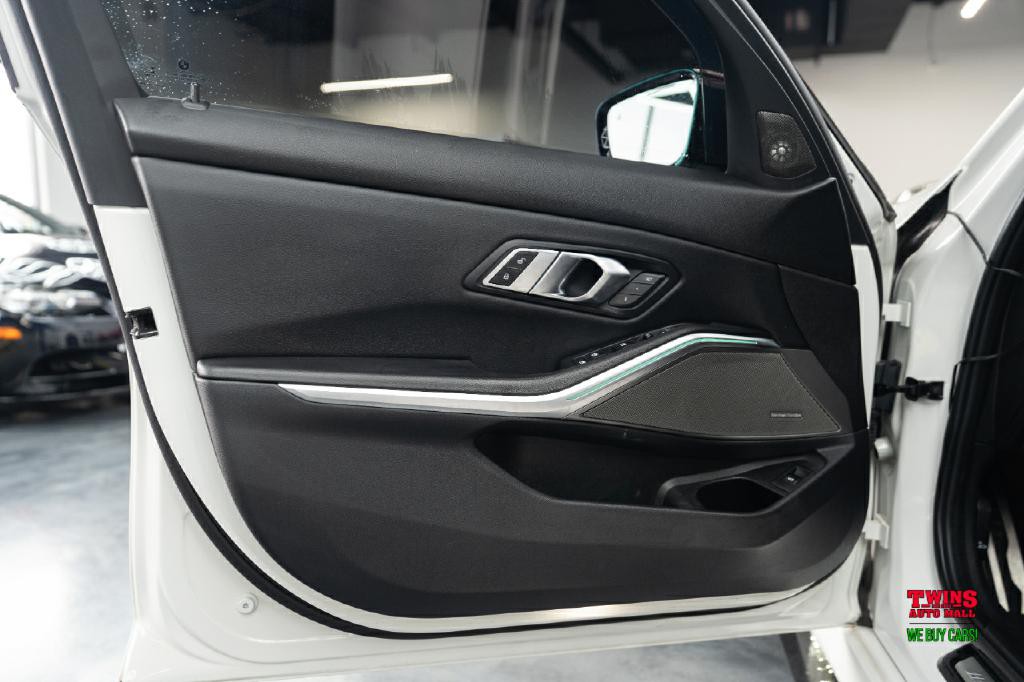 2022 BMW 3 Series Image 10