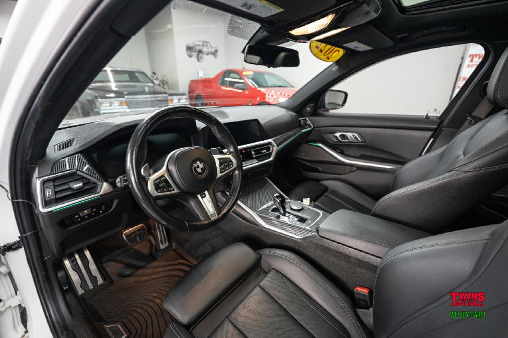 2022 BMW 3 Series Image 11