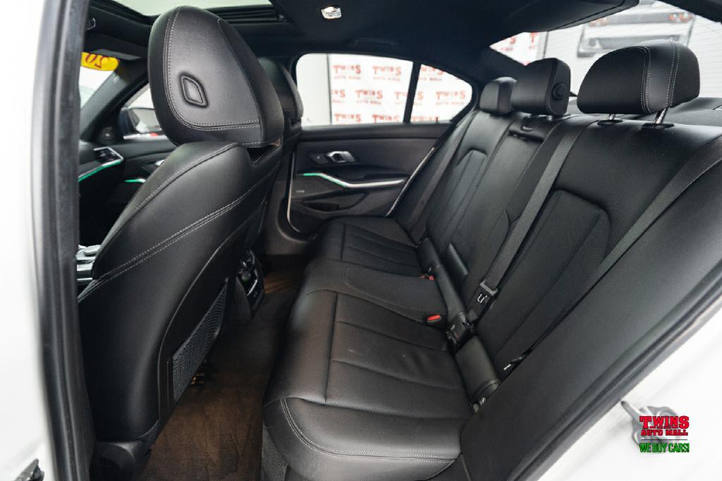 2022 BMW 3 Series Image 13