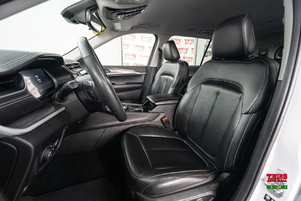 2023 Jeep Grand Cherokee Image 12