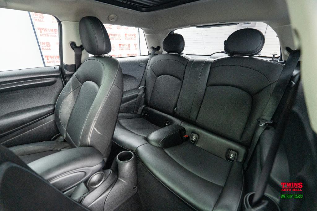 2020 MINI Cooper Image 13