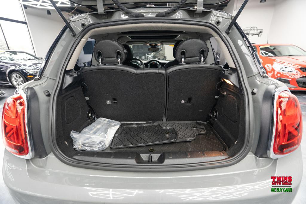 2020 MINI Cooper Image 14