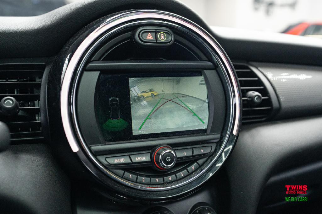 2020 MINI Cooper Image 19