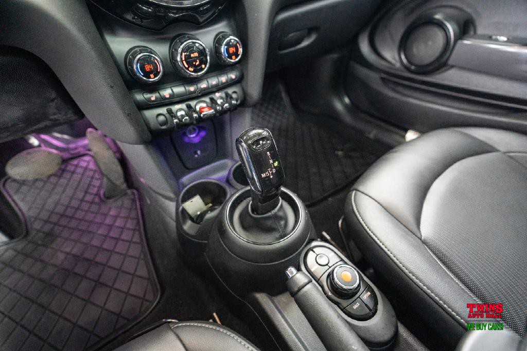 2020 MINI Cooper Image 20