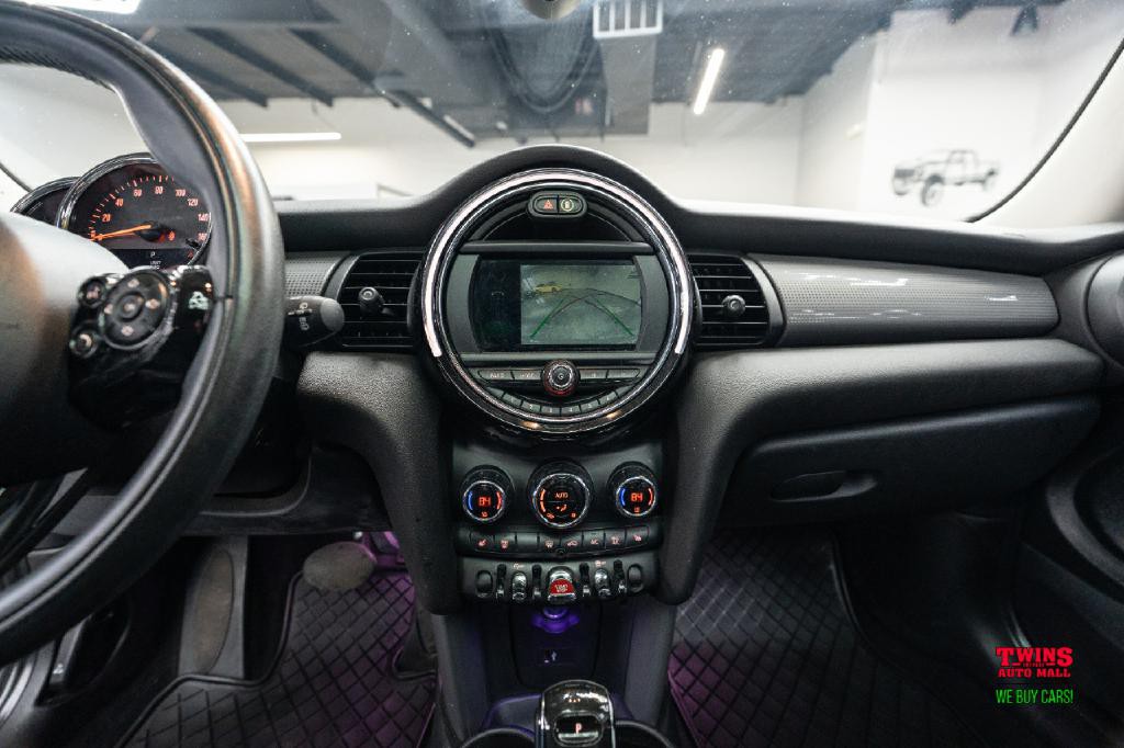 2020 MINI Cooper Image 23