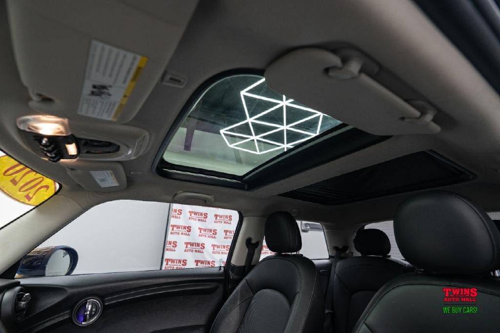 2020 MINI Cooper Image 25