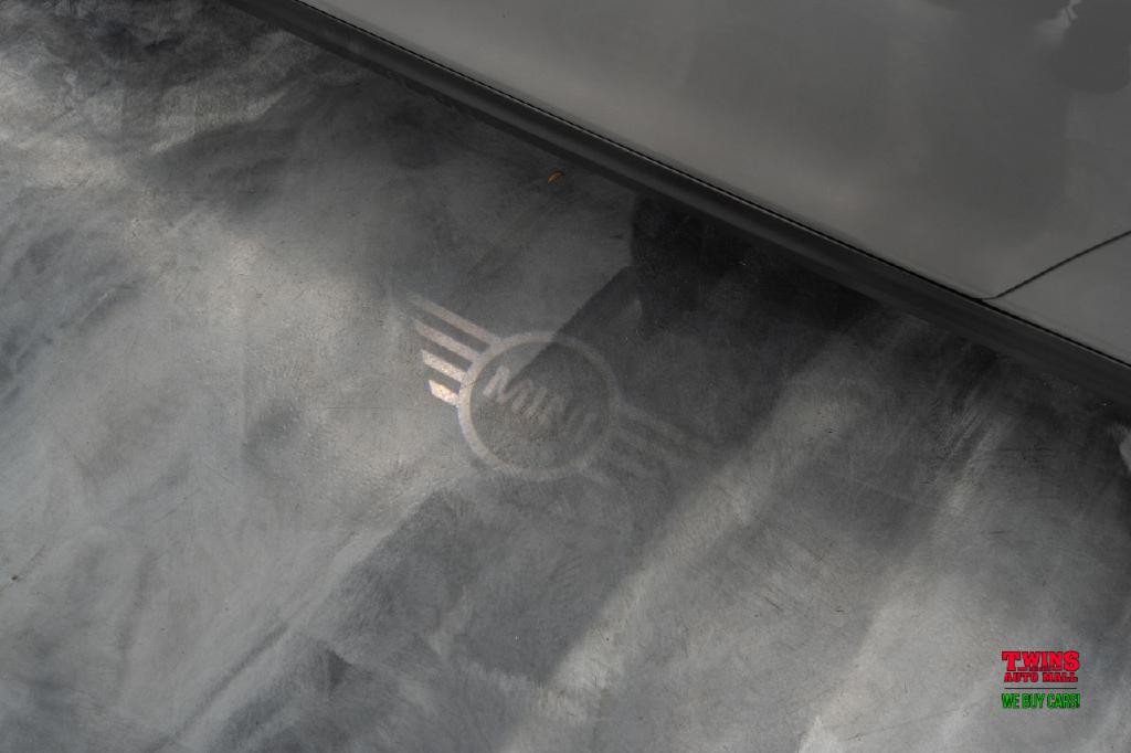 2020 MINI Cooper Image 26