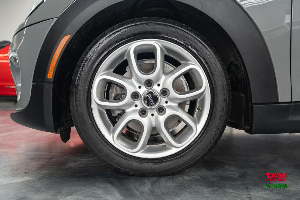 2020 MINI Cooper Image 27