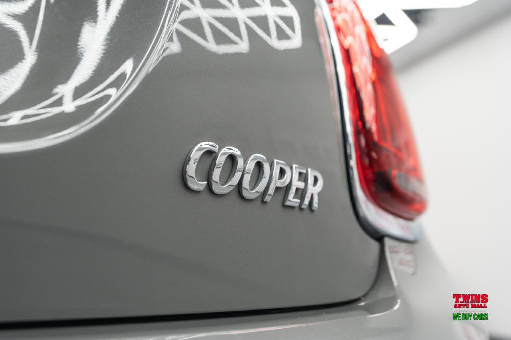 2020 MINI Cooper Image 29