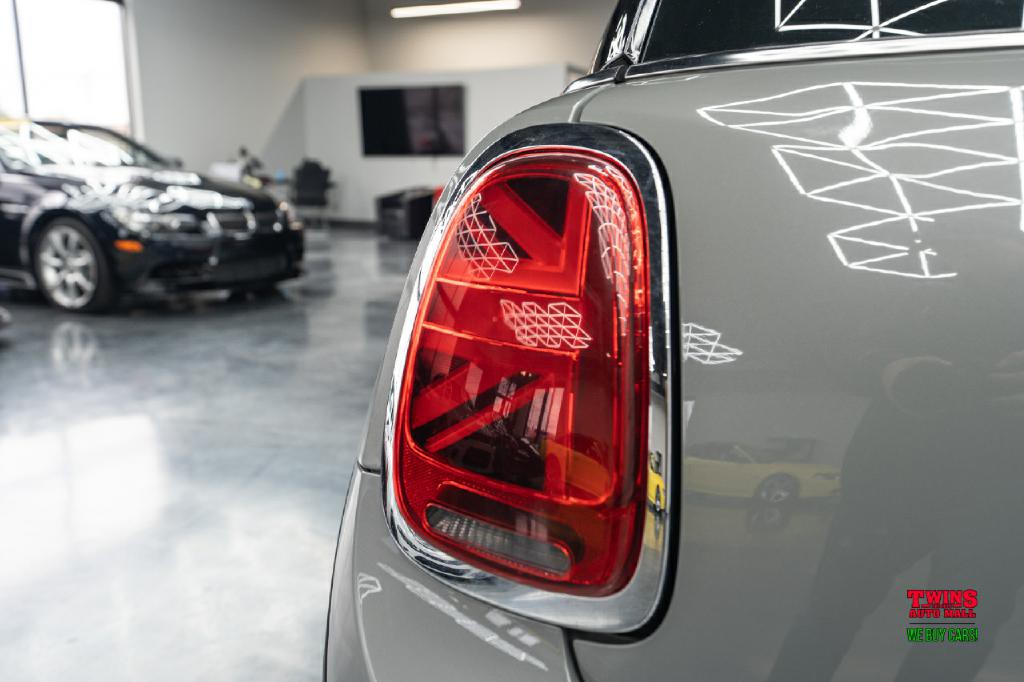 2020 MINI Cooper Image 30