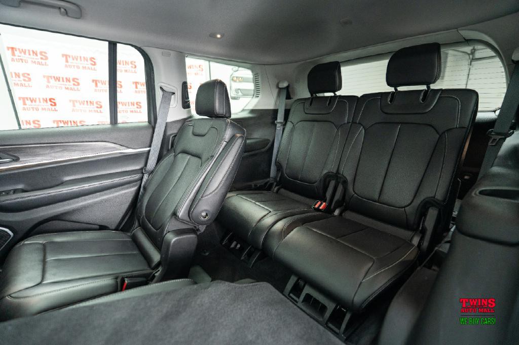 2022 Jeep Grand Cherokee Image 12