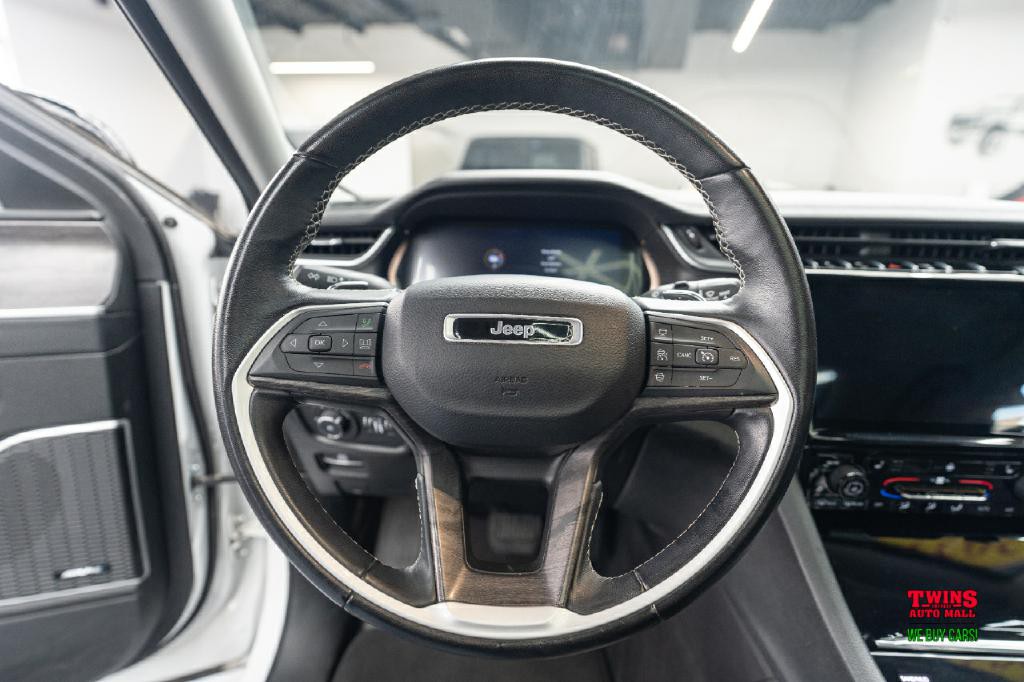 2022 Jeep Grand Cherokee Image 17