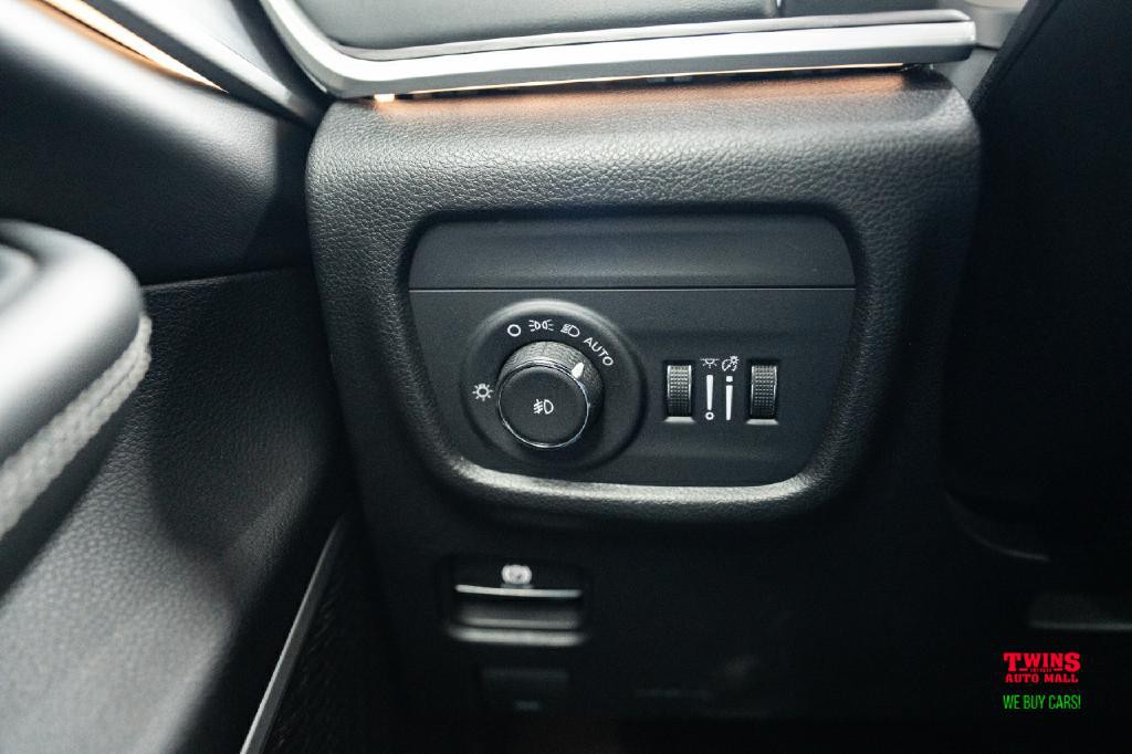 2022 Jeep Grand Cherokee Image 25