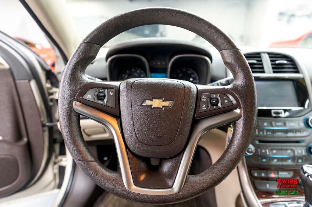 2013 Chevrolet Malibu Image 17