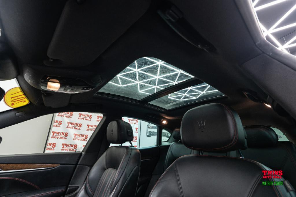 2017 Maserati Levante Image 24