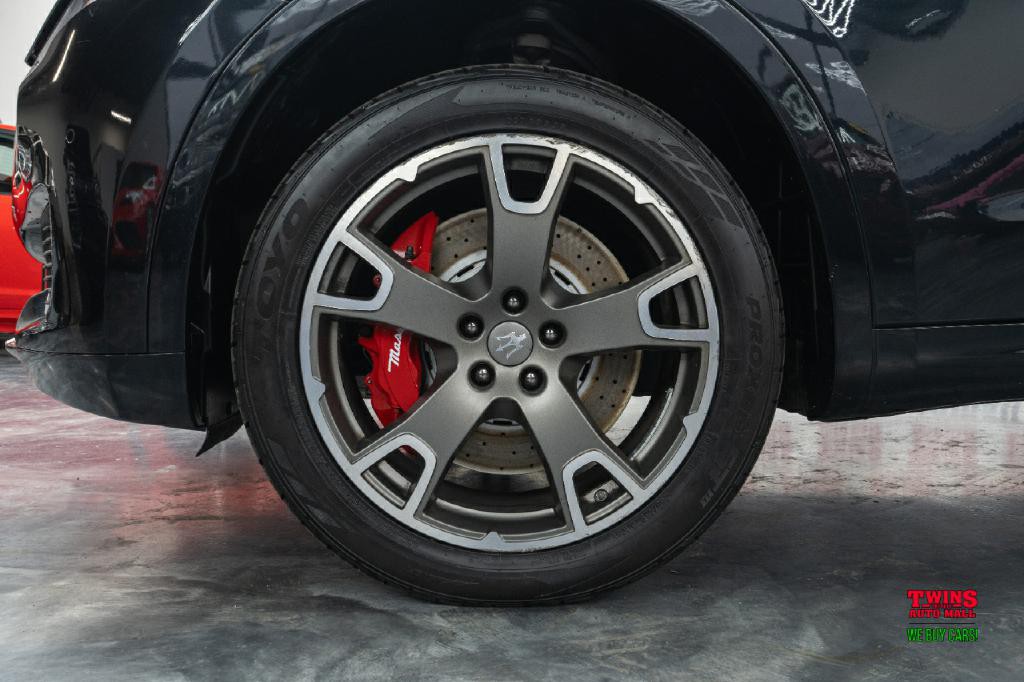 2017 Maserati Levante Image 25