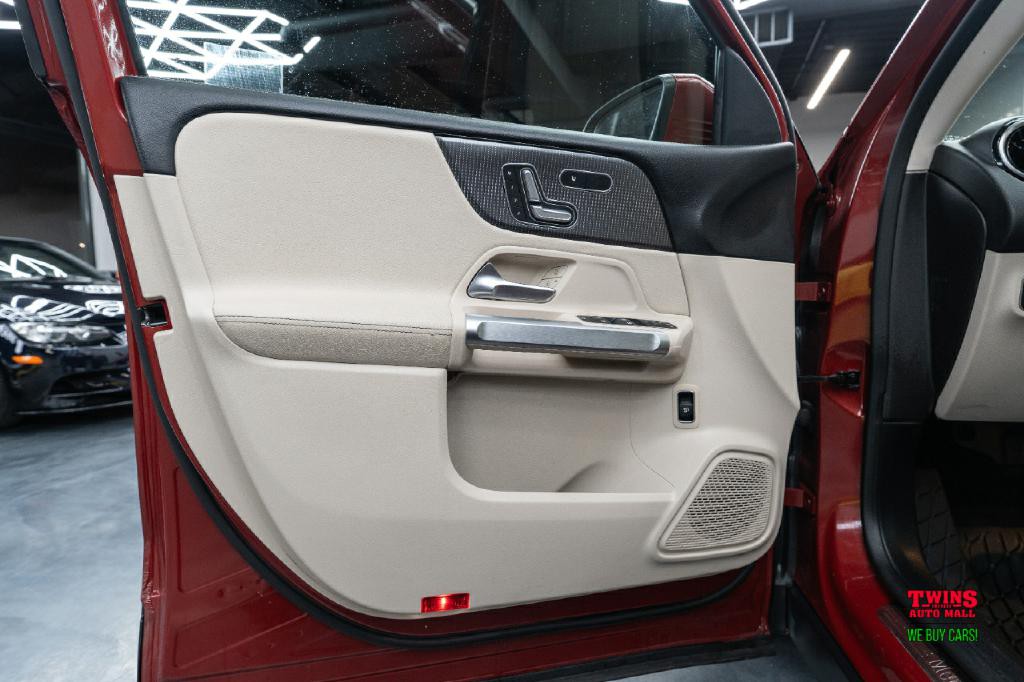 2021 Mercedes-Benz GLB Image 10