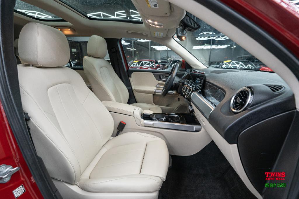 2021 Mercedes-Benz GLB Image 17