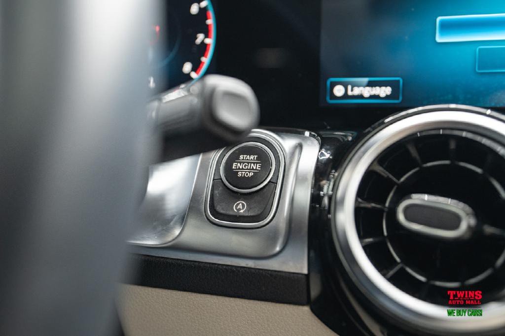 2021 Mercedes-Benz GLB Image 24