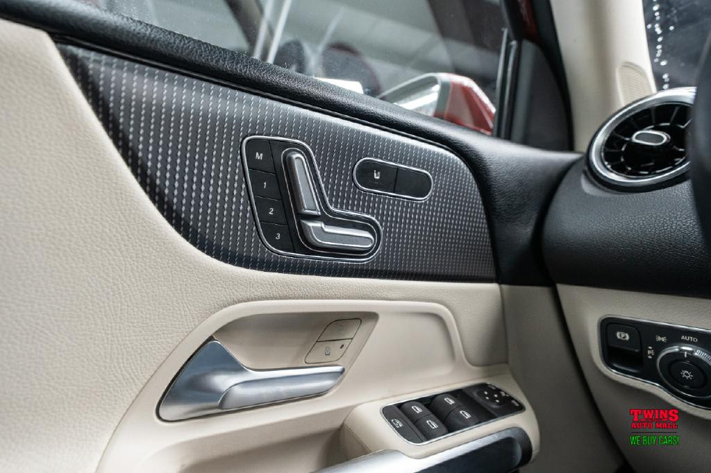 2021 Mercedes-Benz GLB Image 26