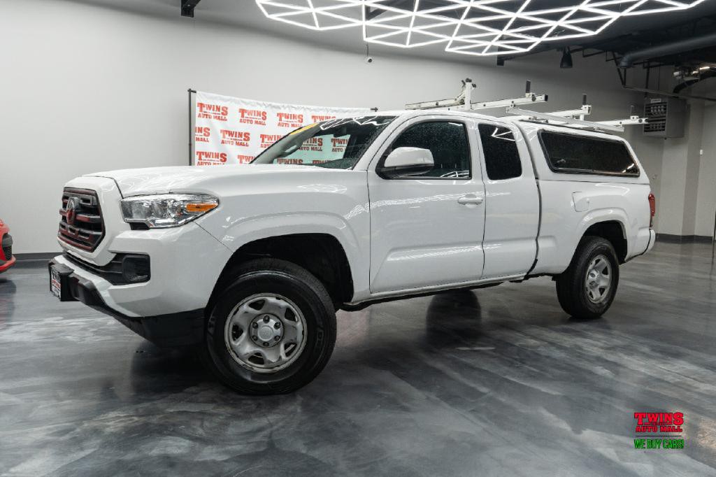 2019 Toyota Tacoma Image 2